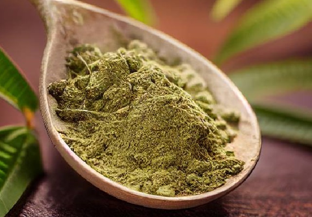 lžička kratomu